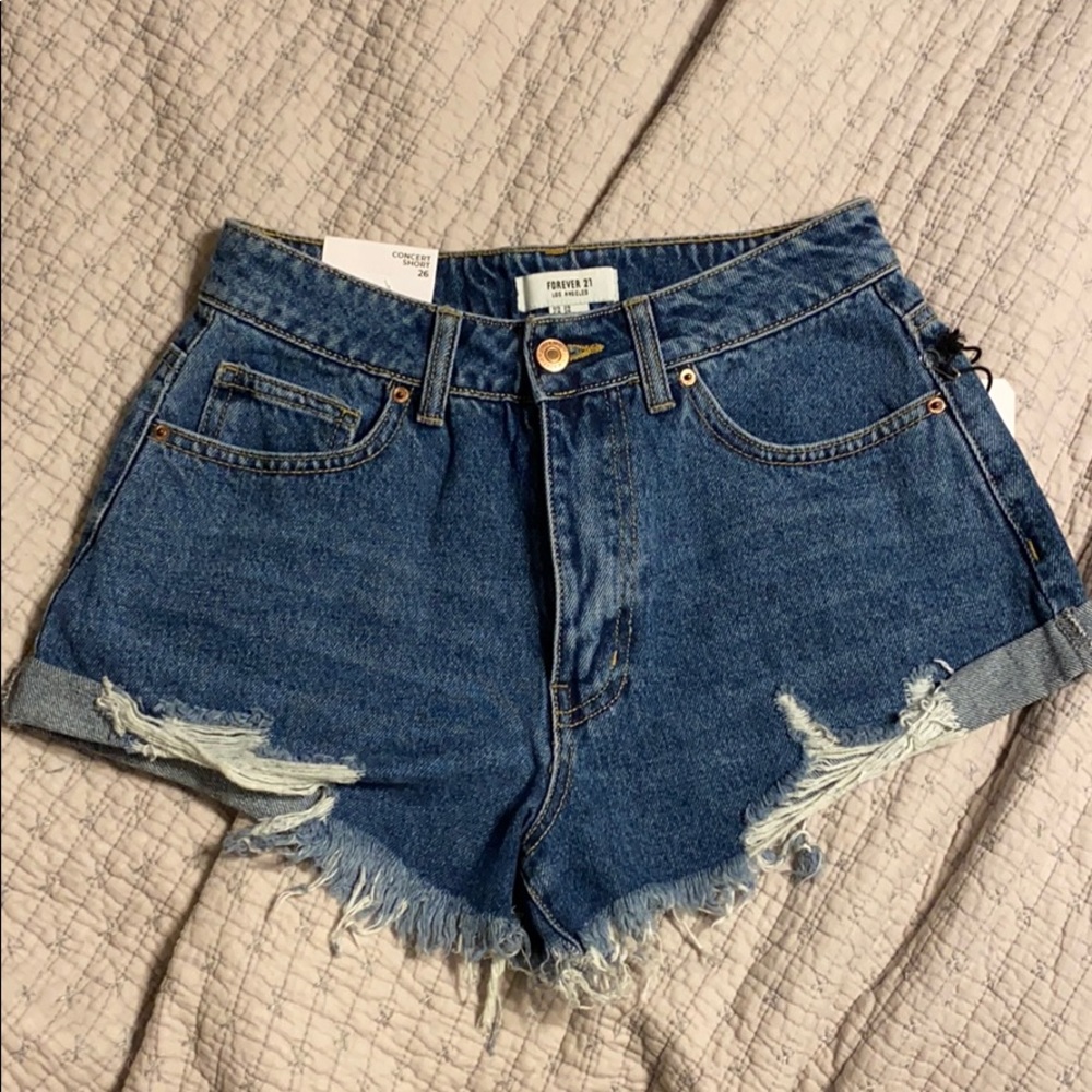 Mid rise slim fit concert shorts from forever 21.
